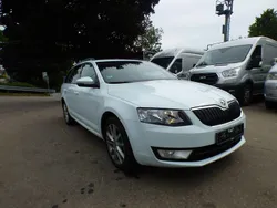 Weiß Gebraucht 2015 Skoda Octavia Ambition Kombi | 6.900 € (Fairer Preis)