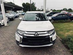 Weiß Gebraucht 2016 Mitsubishi Outlander SUV | 9.990 € (Guter Preis)