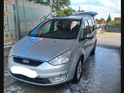 Grau Gebraucht 2007 Ford Galaxy Van / Kleinbus | 5.000 €