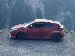 Rot Gebraucht 2024 Toyota Yaris Limousine | 35.000 € (Guter Preis)