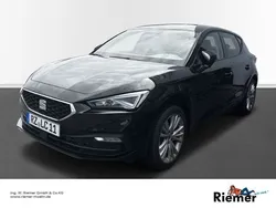 Mitternachtsschwarz Gebraucht 2024 Seat Leon Style Limousine | 24.979 € (Etwas zu teuer)