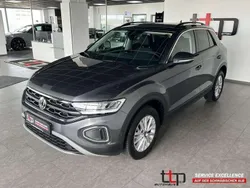 Indiumgrau metallic Gebraucht 2024 VW T-Roc Life SUV | 21.850 € (Superpreis)