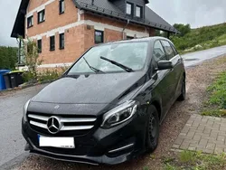 Schwarz Gebraucht 2018 Mercedes B160 Style Van / Kleinbus | 15.499 € (Superpreis)