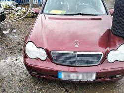 Rot Gebraucht 2001 Mercedes C180 Limousine | 2.700 € (Fairer Preis)
