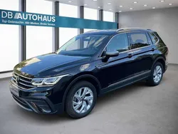 Schwarz Gebraucht 2023 VW Tiguan Allspace Life SUV | 35.880 € (Superpreis)
