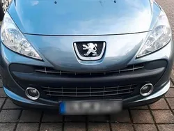 Grau Gebraucht 2007 Peugeot 207 Kleinwagen | 2.000 €
