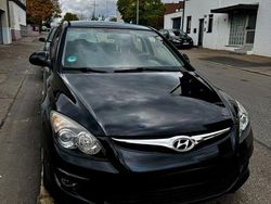 Schwarz Gebraucht 2011 Hyundai i30 Classic Limousine | 3.200 € (Fairer Preis)