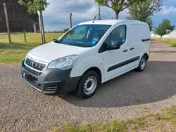 Weiß Gebraucht 2017 Peugeot Partner Van / Kleinbus | 9.500 € (Etwas zu teuer)
