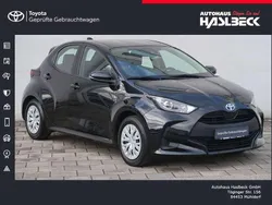 Schwarz Gebraucht 2022 Toyota Yaris Hybrid Comfort Kleinwagen | 17.880 € (Fairer Preis)