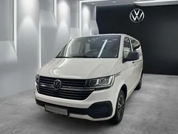Candyweiß Gebraucht 2021 VW T6.1 Family Van | 44.540 € (Etwas zu teuer)