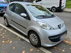 Silber Gebraucht 2006 Peugeot 107 Kleinwagen | 1.500 € (Fairer Preis)