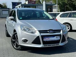 Silber Gebraucht 2013 Ford Focus Trend Kombi | 5.499 € (Fairer Preis)