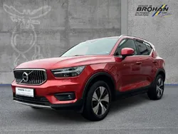 Fusion red / metallic Gebraucht 2022 Volvo XC40 Inscription SUV | 28.480 € (Guter Preis)