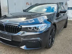 Grau Gebraucht 2019 BMW 520 M Sport Kombi | 29.000 € (Teuer)