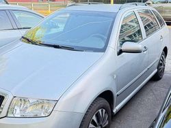 Grau Gebraucht 2003 Skoda Fabia Comfort Kleinwagen | 1.550 € (Etwas zu teuer)