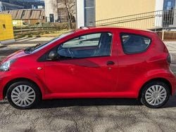 Rot Gebraucht 2009 Toyota Aygo Kleinwagen | 2.300 € (Fairer Preis)