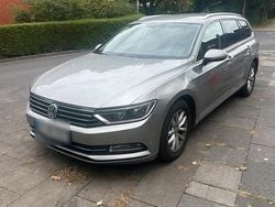 Grau Gebraucht 2017 VW Passat Kombi | 8.000 € (Superpreis)