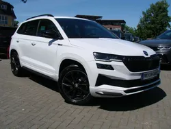 Blanco nevada pearl Gebraucht 2023 Skoda Karoq SportLine SUV | 34.980 € (Fairer Preis)