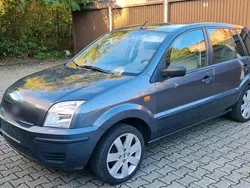 Grau Gebraucht 2004 Ford Fusion Kombi | 2.650 € (Fairer Preis)