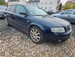 Blau Gebraucht 2004 Audi A4 Kombi | 800 € (Superpreis)
