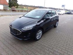Obsidianschwarz metallic Gebraucht 2022 Ford Fiesta Titanium Kleinwagen | 18.400 € (Fairer Preis)