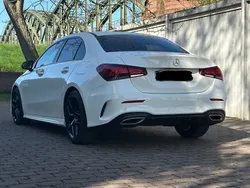 Weiß Gebraucht 2019 Mercedes 180 AMG line Limousine | 22.250 € (Etwas zu teuer)