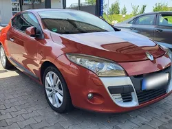 Orange Gebraucht 2010 Renault Mégane Coupé Luxe Coupé | 3.950 €
