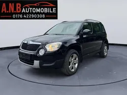 Schwarz Gebraucht 2012 Skoda Yeti Active SUV | 5.990 € (Fairer Preis)