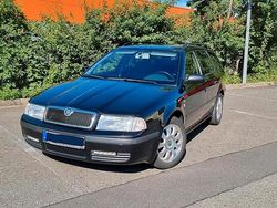 Schwarz Gebraucht 2004 Skoda Octavia Style Kombi | 2.900 € (Etwas zu teuer)