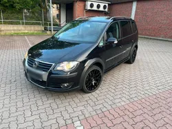 VW Touran Cross