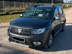 Grau Gebraucht 2017 Dacia Sandero Prestige Kleinwagen | 5.900 € (Guter Preis)