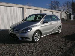 Polarsilber metalliclack Gebraucht 2014 Mercedes B180 Van / Kleinbus | 9.250 € (Fairer Preis)