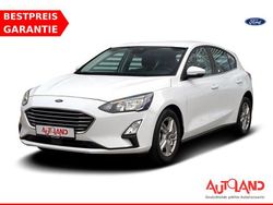 Weiß Gebraucht 2021 Ford Focus Limousine | 16.990 € (Guter Preis)
