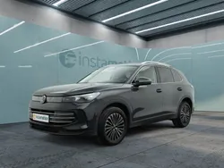 Grau Gebraucht 2024 VW Tiguan Elegance SUV | 44.398 € (Fairer Preis)