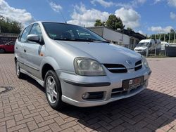 Silber Gebraucht 2005 Nissan Almera Tino Acenta+ Van / Kleinbus | 3.850 € (Teuer)