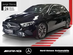 Metalliclack kosmosschwarz Gebraucht 2024 Mercedes A200 Progressive Limousine | 29.890 € (Fairer Preis)