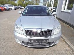 Silber Gebraucht 2010 Skoda Octavia Ambiente Kombi | 2.490 € (Fairer Preis)