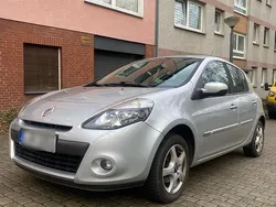 Silber Gebraucht 2009 Renault Clio III Dynamique Limousine | 2.600 € (Etwas zu teuer)