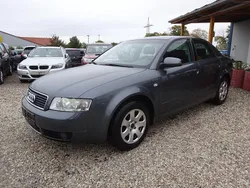 Grau Gebraucht 2001 Audi A4 Limousine | 1.000 € (Guter Preis)