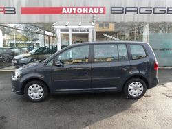 Grau Gebraucht 2014 VW Touran Trendline Van / Kleinbus | 9.490 € (Fairer Preis)