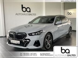 Brooklyn grau met. Gebraucht 2025 BMW 540 M Sport Kombi | 69.850 €