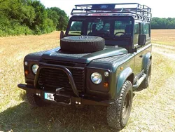 Grün Gebraucht 2006 Land Rover Defender SUV | 24.800 €