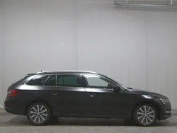 Schwarz Gebraucht 2022 Skoda Superb Premium Edition Kombi | 22.980 € (Fairer Preis)
