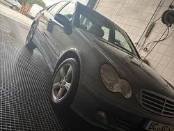 Blau Gebraucht 2004 Mercedes C180 Limousine | 2.500 € (Fairer Preis)