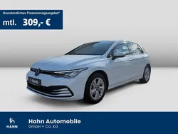 Weiß Gebraucht 2021 VW Golf VIII Life Limousine | 22.895 € (Guter Preis)