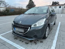 Grau Gebraucht 2014 Peugeot 208 Kleinwagen | 5.800 € (Fairer Preis)
