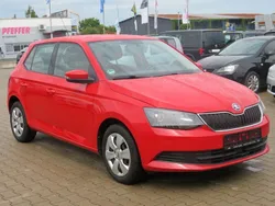 Rot Gebraucht 2016 Skoda Fabia Ambition Limousine | 9.300 € (Fairer Preis)