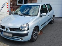 Silber Gebraucht 2003 Renault Clio II Kleinwagen | 1.800 €