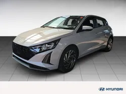 Grau Gebraucht 2024 Hyundai i20 Trend Limousine | 19.190 € (Etwas zu teuer)