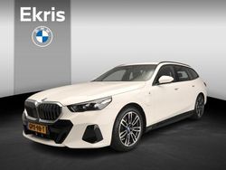 Weiß Gebraucht 2024 BMW 530e M Sport Kombi | 54.900 €